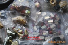 神狐HLQ5110GQXW清洗吸污兩用車用的玉柴YC6J180-30發動機的配件及大修