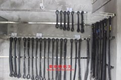 歐曼BJ5247VLCJJ-S廂式運輸汽車用的上柴SC8DK240Q3發動機的配件及修理