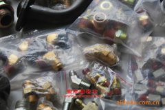 延龍LZL5201CSP倉柵式商品車運輸車用的玉柴YC6J230-20發動機的修理及配件