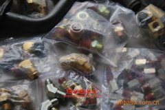 鳳凰FXC3315T4A80自卸汽車用的一汽CA6DF2L-28發動機的配件及大修