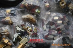 天翔QDG3319A自卸汽車用的上柴6C260發動機的配件及大修