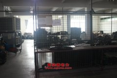 鶴云CQJ5161ZLJ自卸式垃圾車用的康明斯ISDe180 40發動機的保養及配件